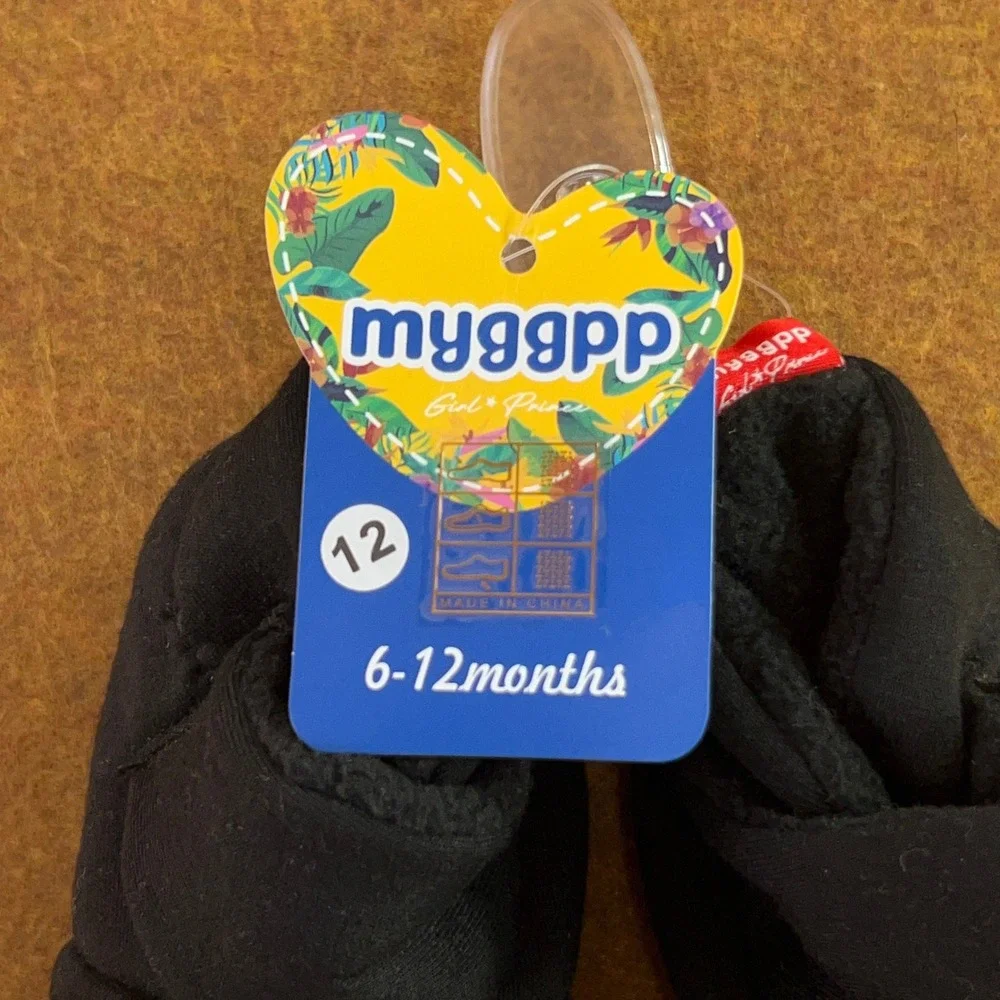 Myggpp Unisex 6-12M Black Fleece Lined Non-Slip Grip Sole Baby Booties NWT